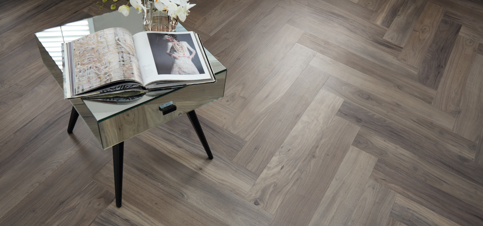 Loose Lay Vinyl Plank Flooring, image size:1600x750