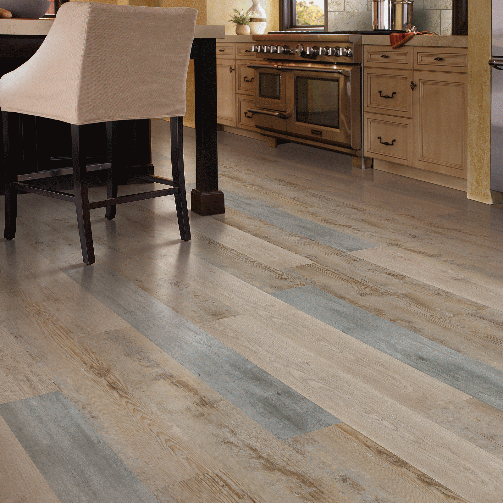 Mohawk Metallic Shadows Vinyl Plank ECS21-924 SolidTech Select Explorers Cove 7" x 48" (28.63 SF/Box)