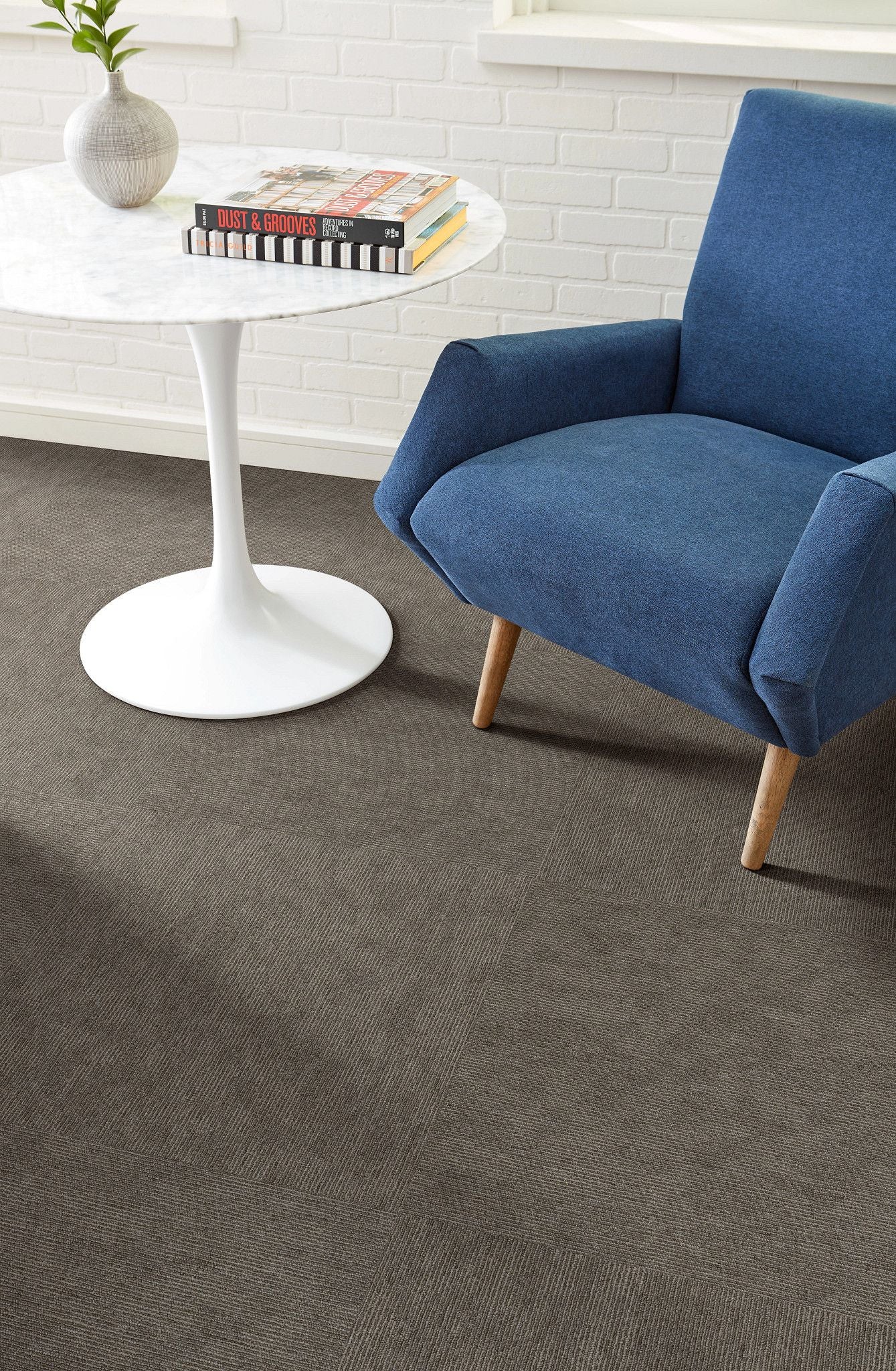 Shaw Contender 5th & Main 54956-00700 Competitor Carpet Tile