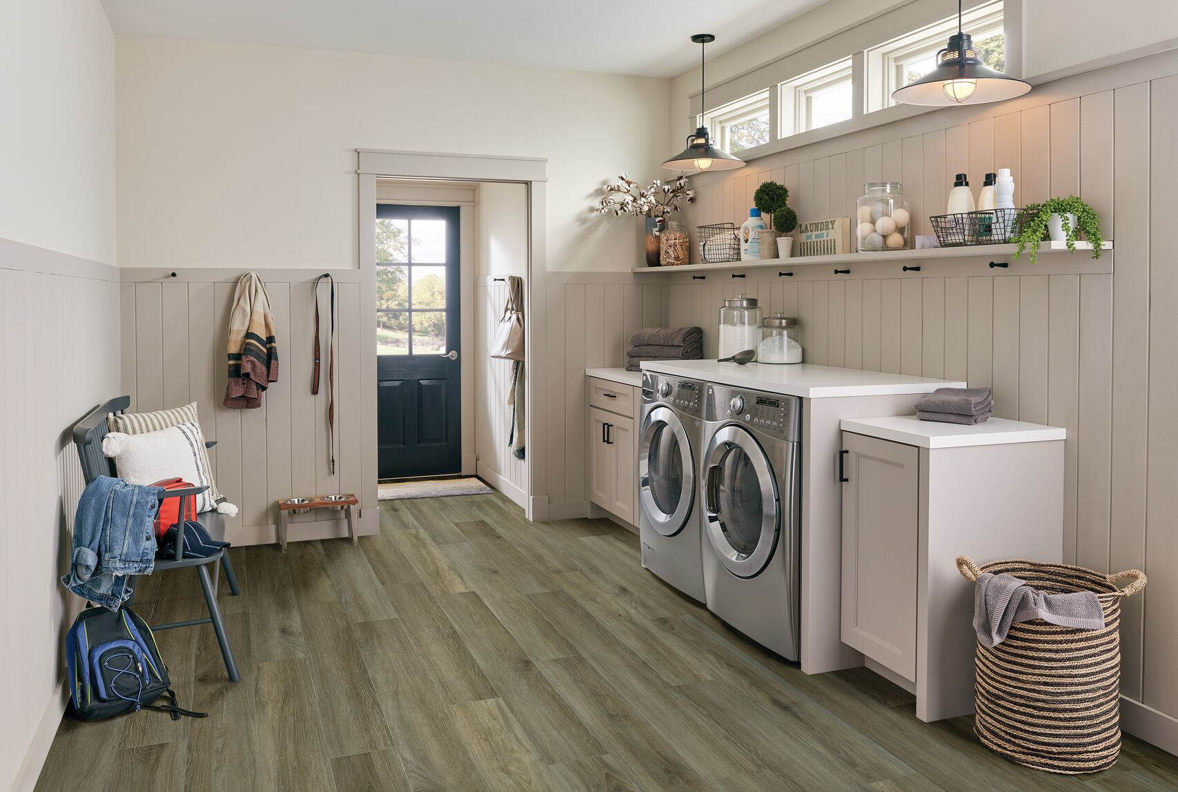Bruce LifeSeal Classic Plus Collection BRLP70RK10E Coastal Setting 7.87 inch x 60 inch Oak Rigid Core Flooring (32.81 SF/Box)