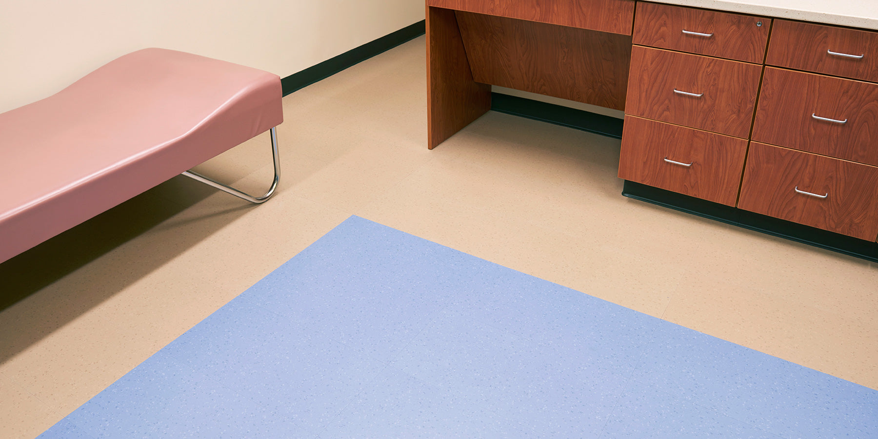 Roppe Health and Learning Vinyl Tile