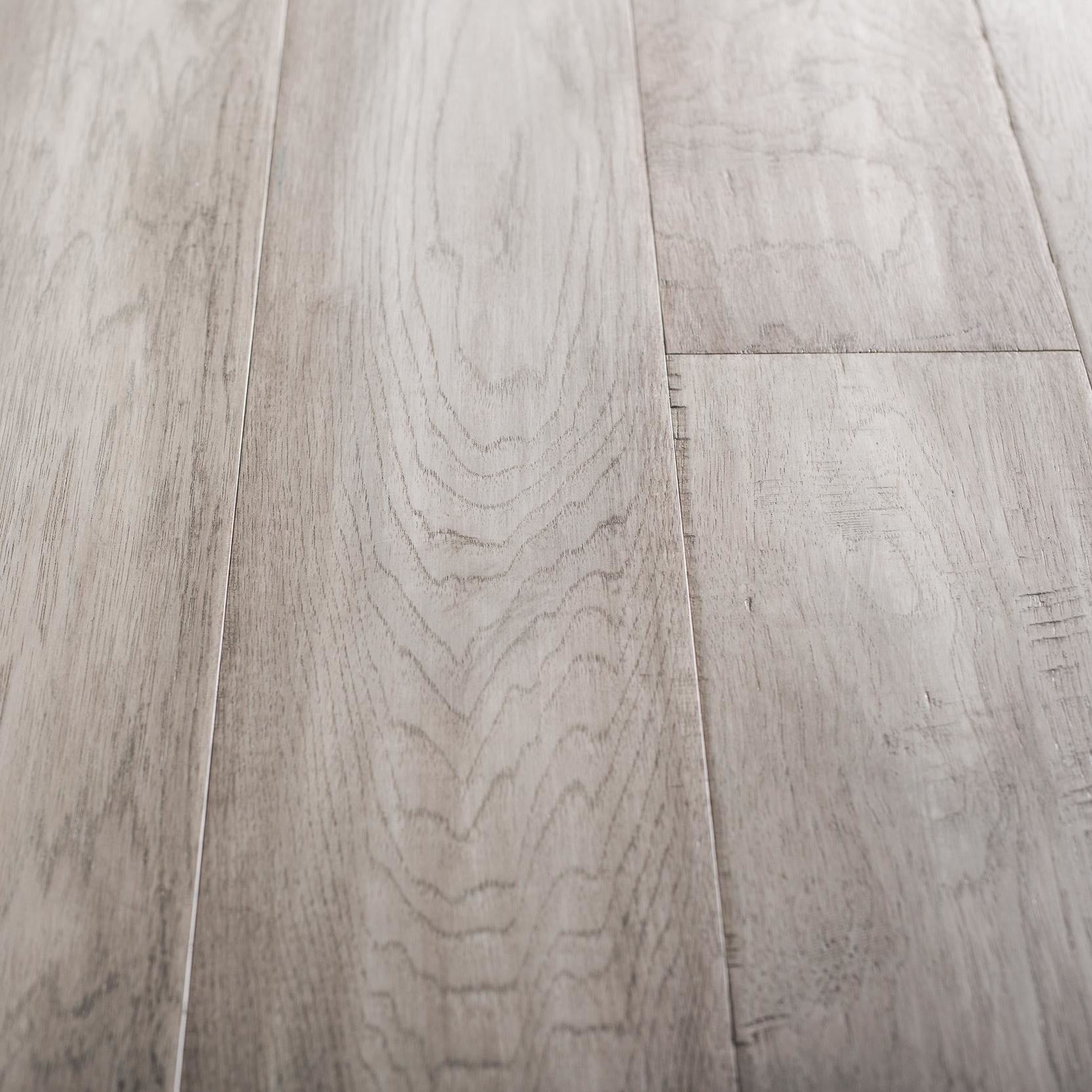 Naturally Aged Flooring Medallion 91198-17 Gun Metal 7 1/2" x Varying Length Engineered Hardwood
