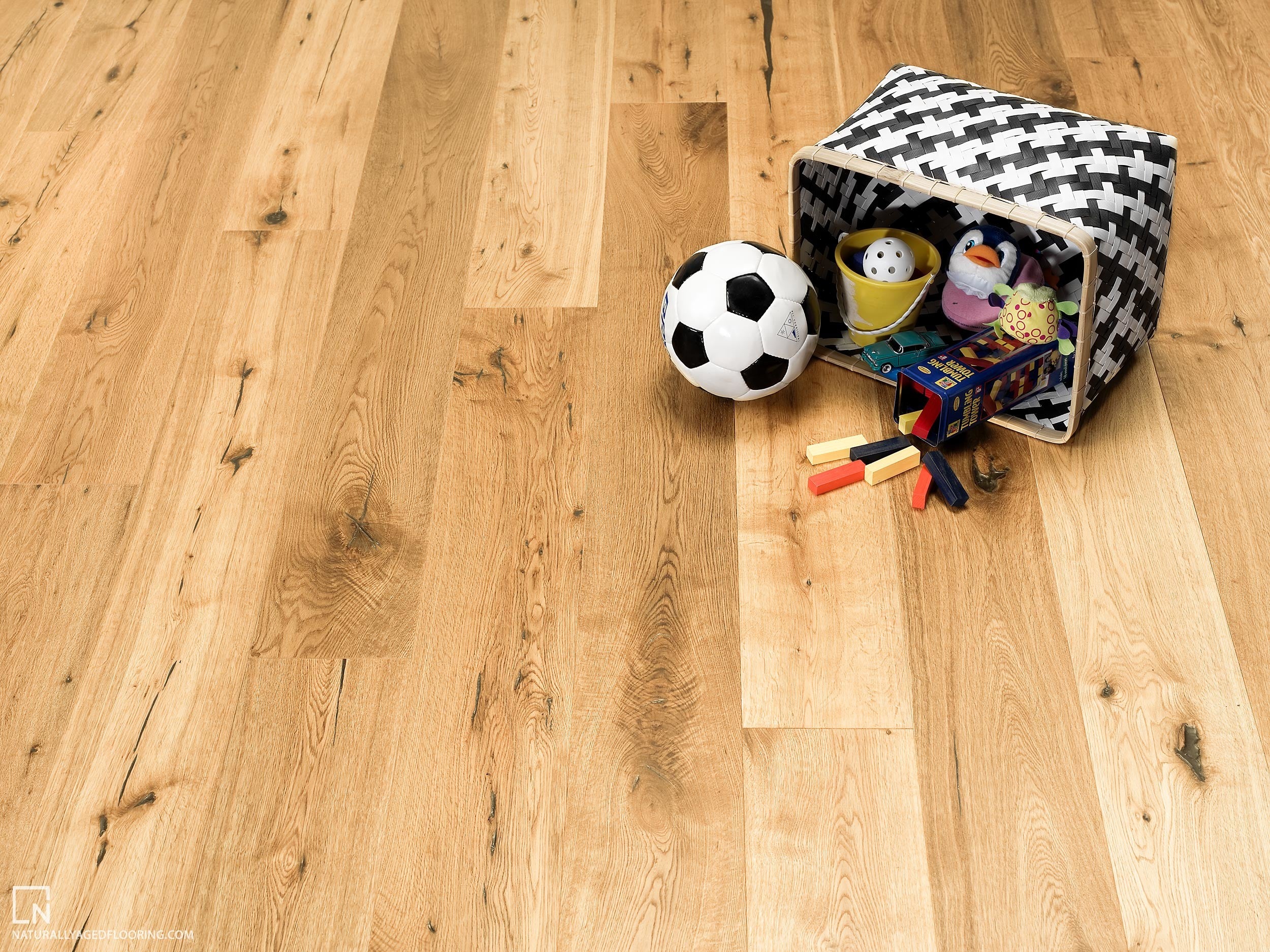 Naturally Aged Flooring Medallion 91198-11 Donar Oak 7 1/2" x Varying Length Engineered Hardwood