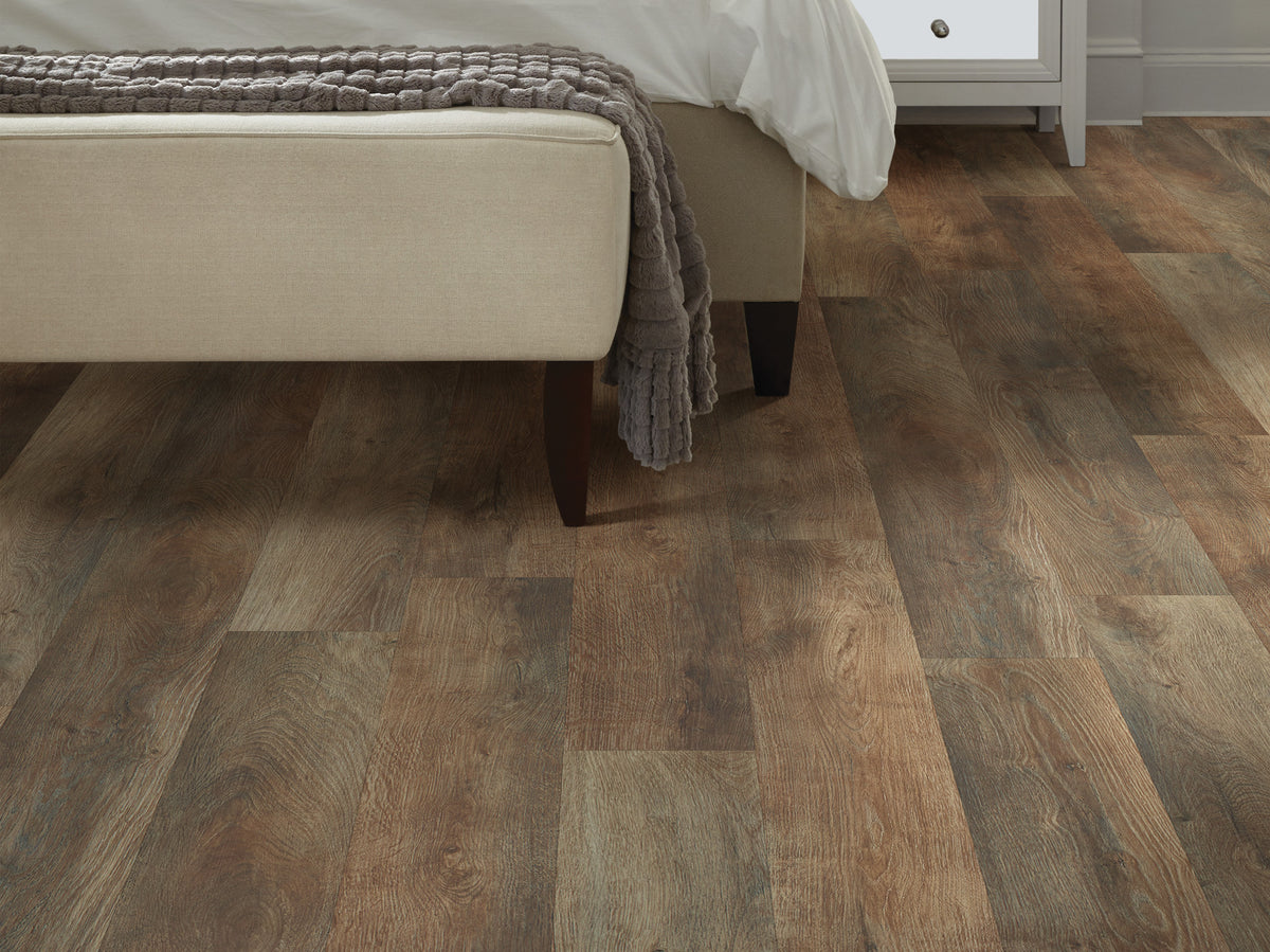 Shaw Floorte Pro Anvil Plus 2032V-07061 Highlight Oak 6.93" x 48.03" SPC Vinyl Flooring (27.73 SF/Box)