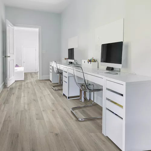 Mohawk Stonefire Oak Laminate CDL87-01 RevWood Plus Bellente 7.5" x 54.34" (19.76 SF/Box) — room view