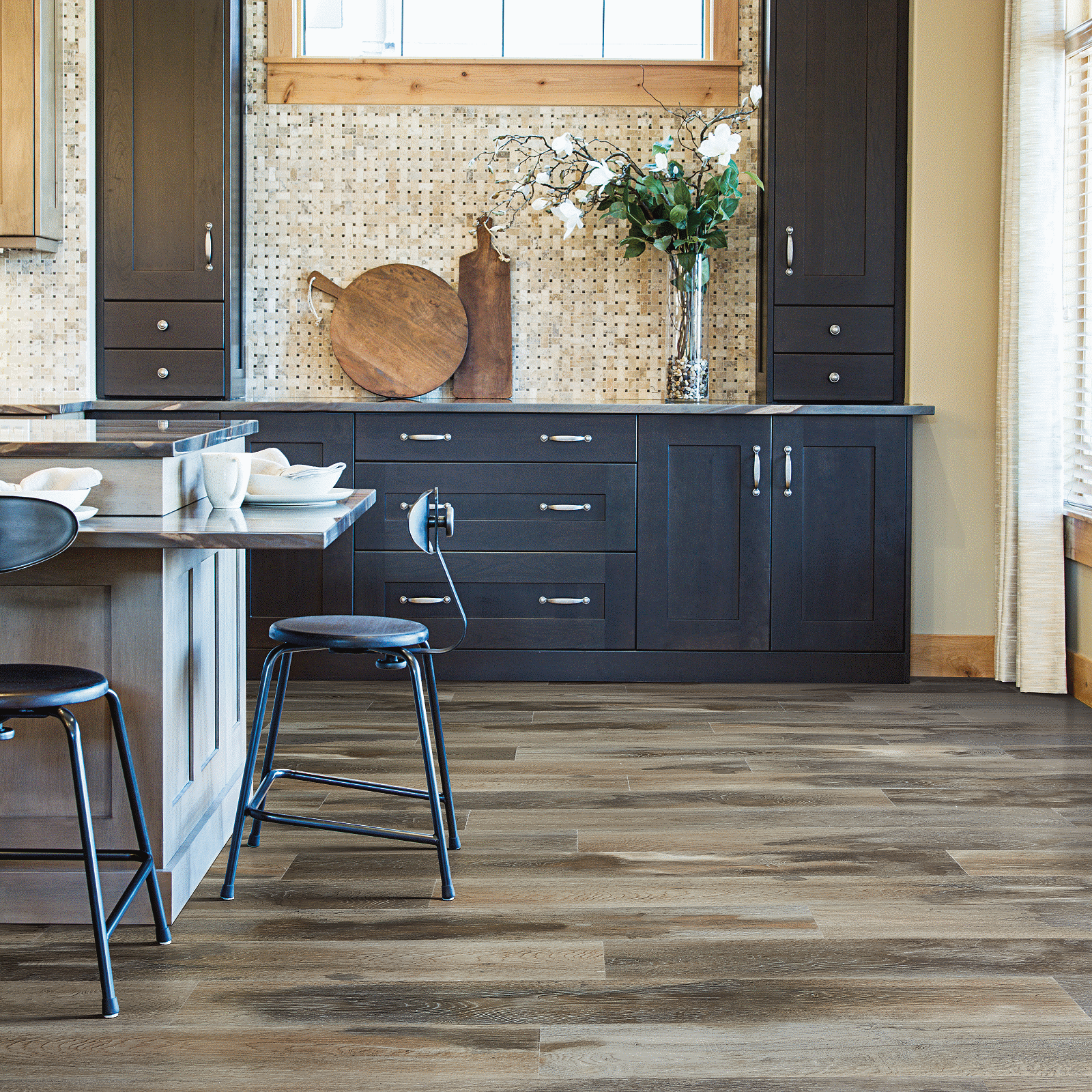 Mohawk SolidTech Select Explorers Cove ECS21-259 Raccoon Vinyl Plank 7" X 48" (28.63 SF/Box)