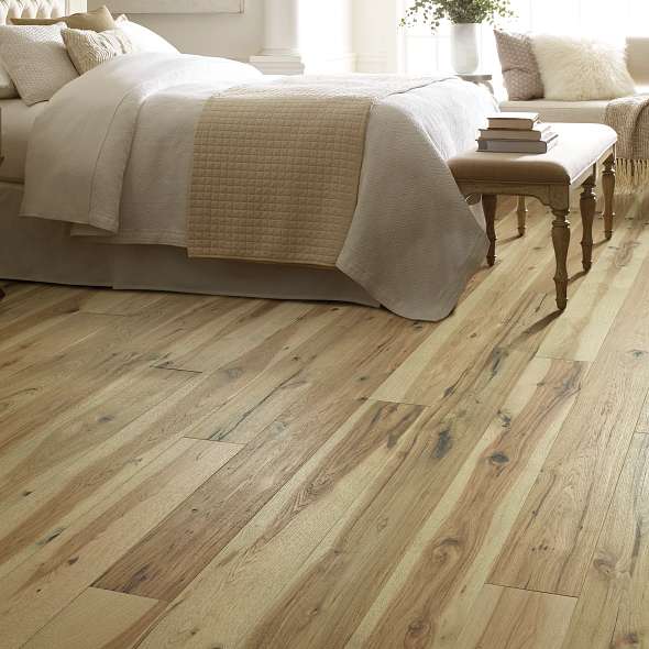 Shaw Reflections Hickory SW673-01033 Luminous 7" x Random Lengths up to 82.5" Engineered Wire Brushed Hickory Hardwood Flooring (23.58 Sf/Box)