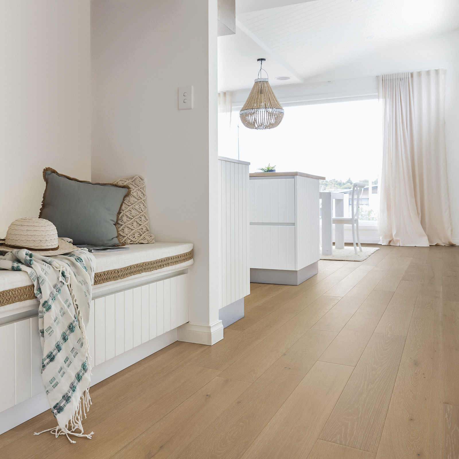 Mohawk TecWood Select Harbor Estates WEK05-32 Catamaran Oak Engineered Hardwood 7.5" X 86.7" (27.41 SF/Box)