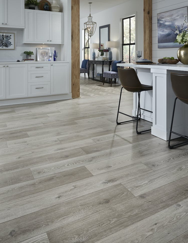 Mannington Restoration Collection® Palace Plank 28400P-367535 Armor 7 9/16" x 50 1/2" (17.50 SF/Box)