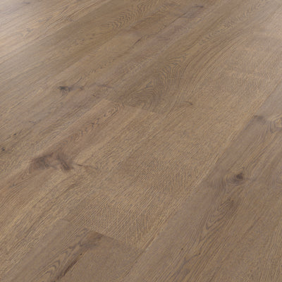 Karndean Korlok Select RKP8107 Smoked Butternut 9" x 56" (34.39 SF/Box)
