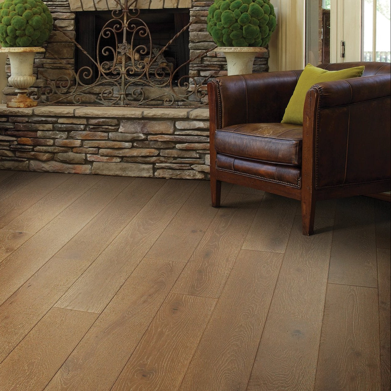 Shaw Castlewood Oak SW485-00986 Trestle 7.48" x Random Lengths up to 74.8" Engineered Wire Brushed White Oak Hardwood Flooring (31.09 SF/Box)