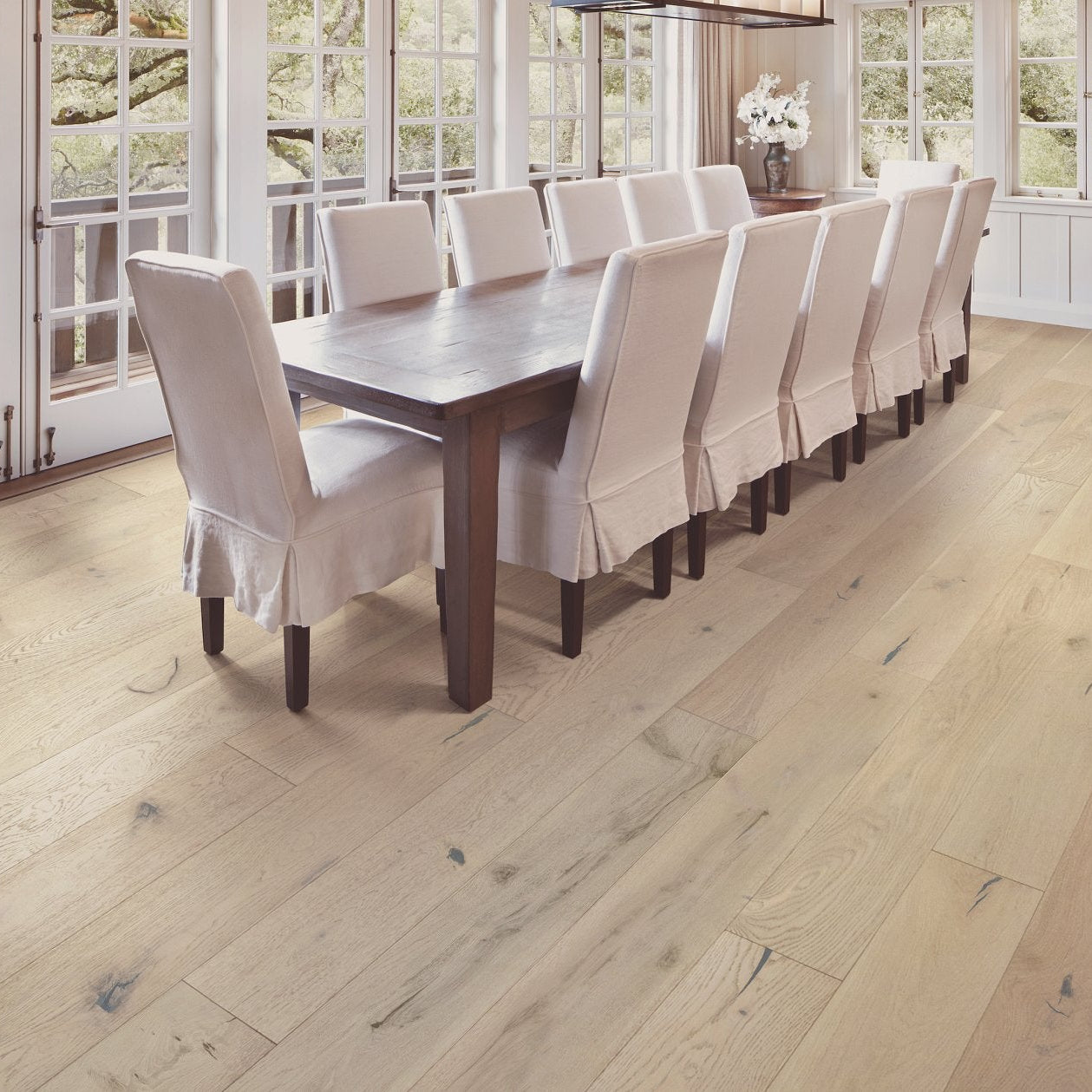 Shaw Castlewood Oak SW485-01070 Renaissance 7.48" x Random Lengths up to 74.8" Engineered Brushed White Oak Hardwood Flooring (31.09 SF/Box)