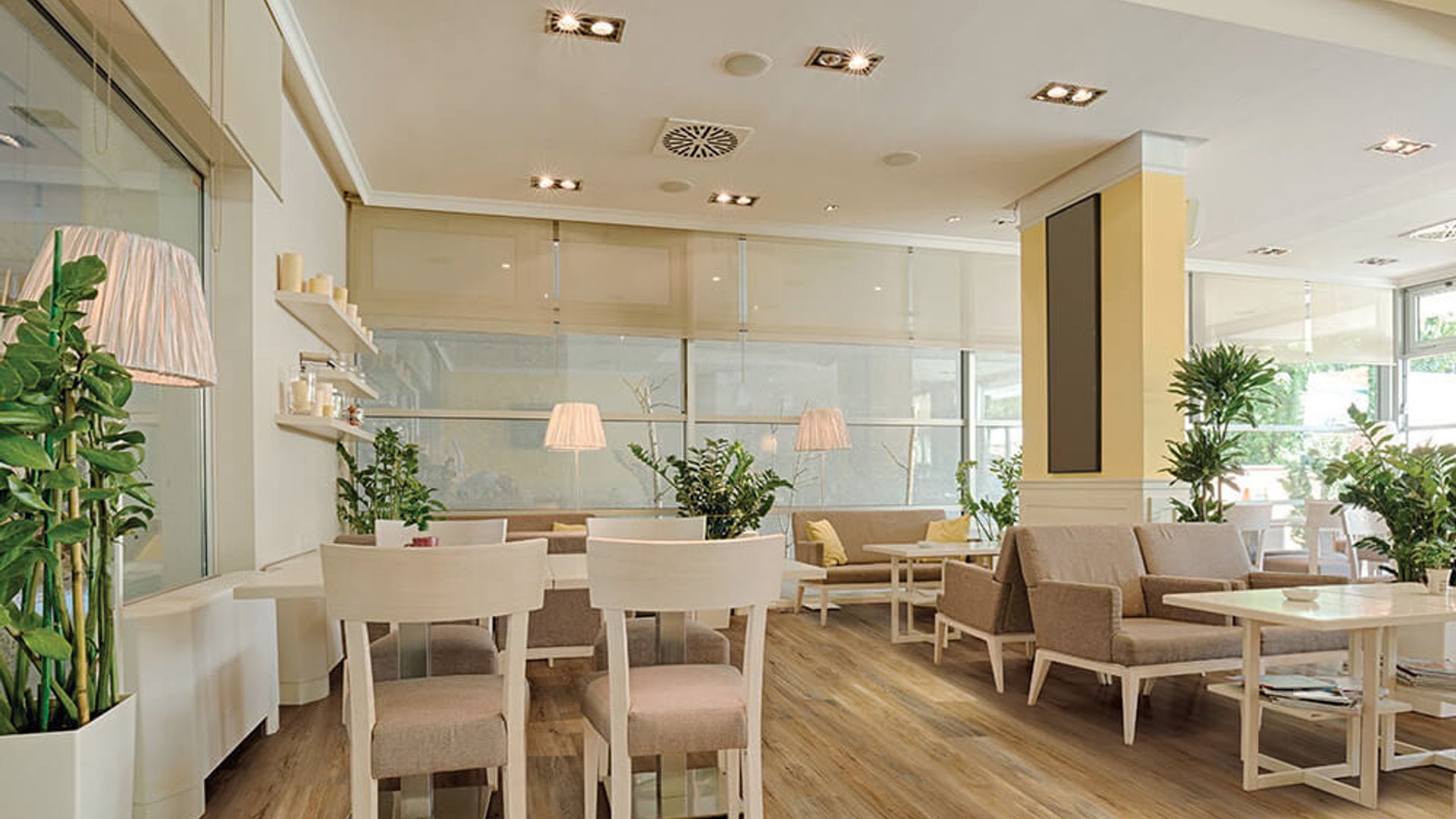 COREtec Edinburgh Oak Vinyl Plank Flooring VV492-02001 LVP Pro Enhanced 7" x 48" (28.84 SF/Box)